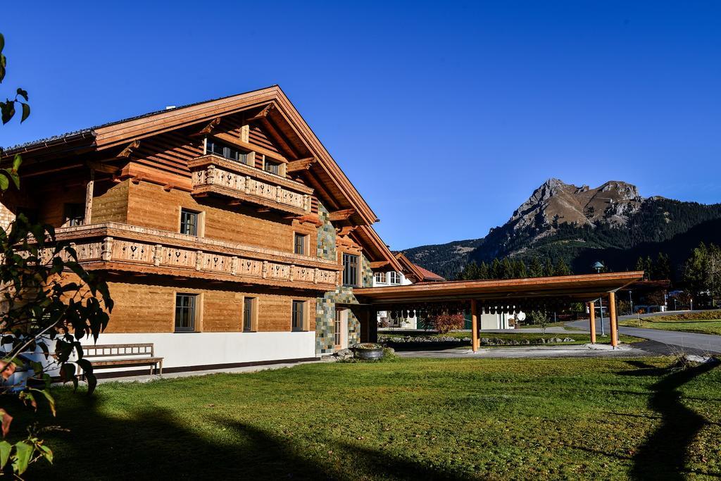 Sonn Alpin - Ferienwohnungen Grän Esterno foto
