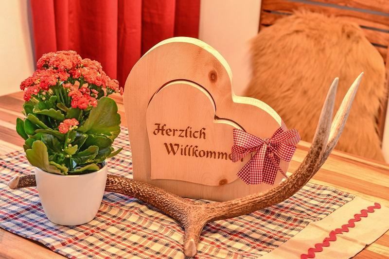 Sonn Alpin - Ferienwohnungen Grän Esterno foto